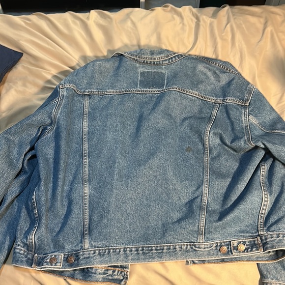 Vintage Levi’s Jean Jacket - Picture 3 of 3